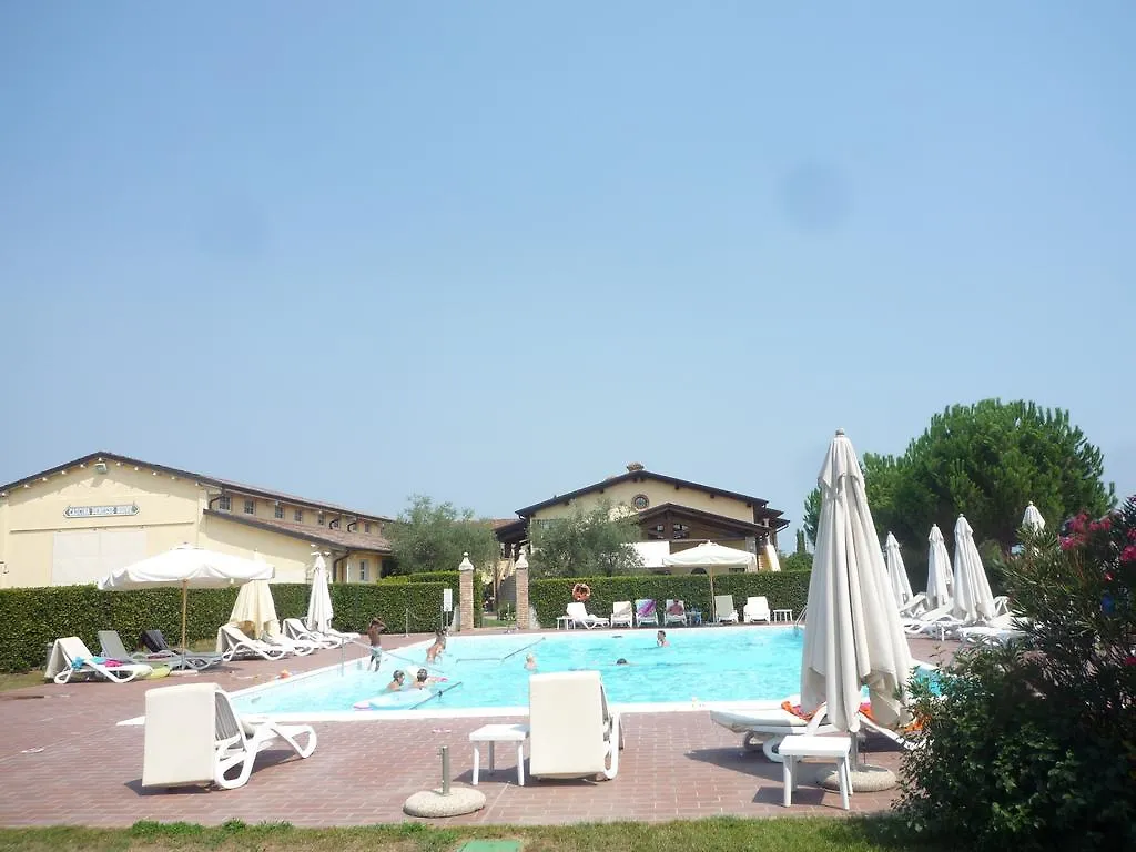 Aparthotel Agriturismo Corte Arcadia à San Martino della Battaglia 4*,