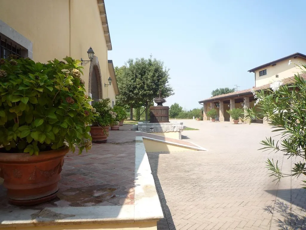 Aparthotel Agriturismo Corte Arcadia à San Martino della Battaglia Italie
